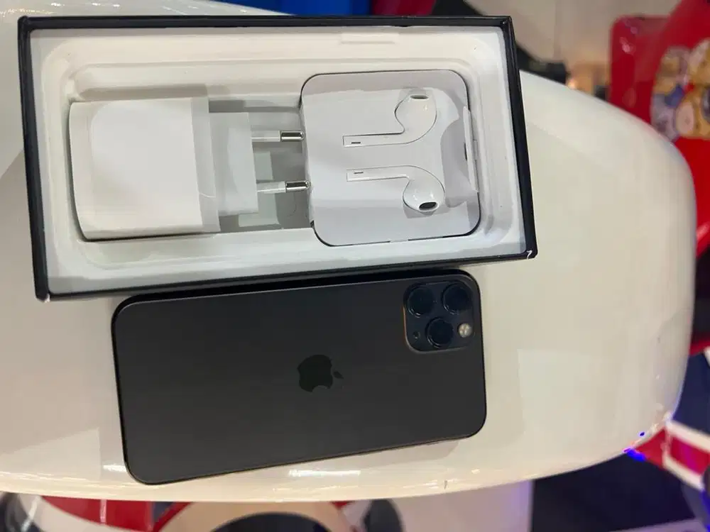 iphone 11 pro 256gb lebih baru dari yg lain
