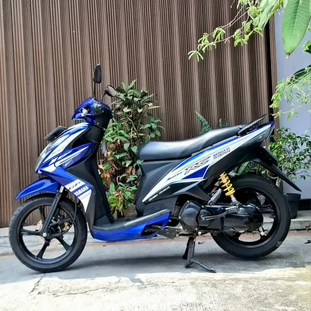 [SPECIAL EDITION] Yamaha Xeon RC 125 cc Injeksi Tahun 2014 ISTIMEWA
