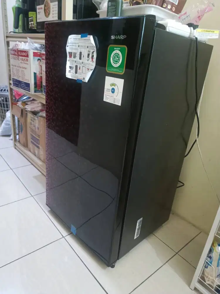 DIJUAL CEPAT!!! BISA NEGO  Sharp Kulkas 1 Pintu 128 Liter SJ-X165MG-GB