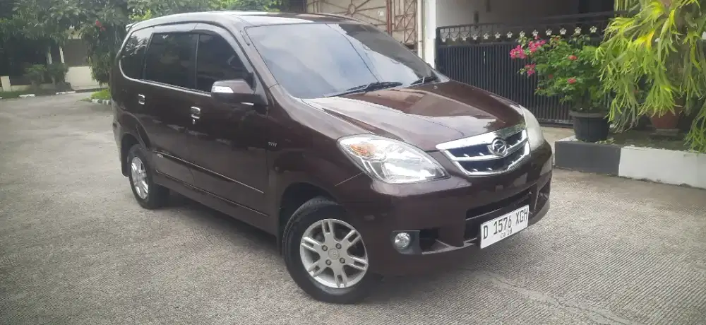Dijual xenia deluxe 1300 CC antik