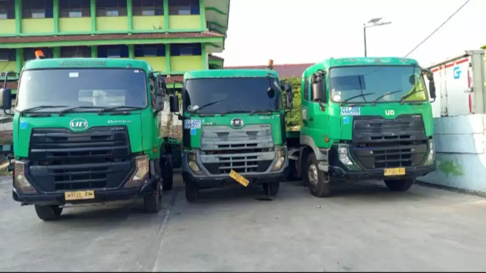 Trailer Truk UD