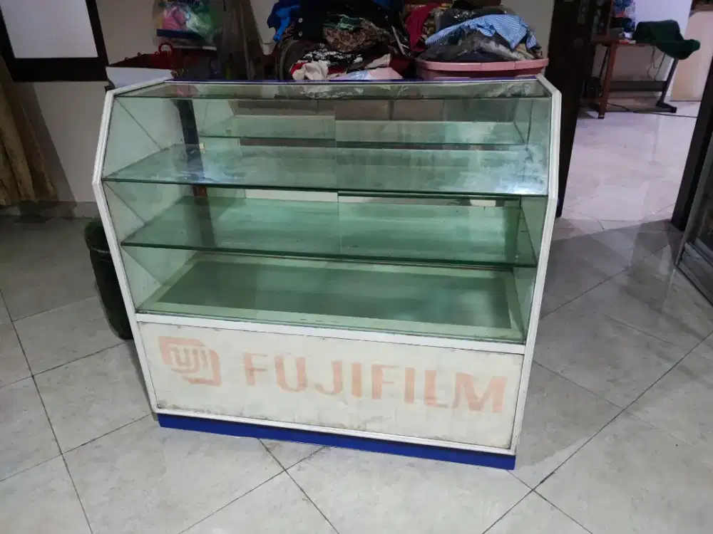 Lemari counter showcase