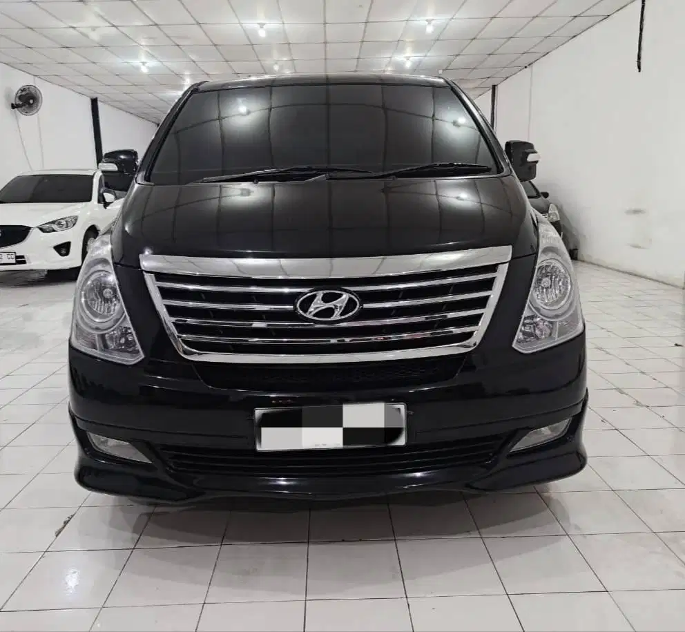 Dijual Hyundai H-1 XG Diesel Matic 2013 Hitam