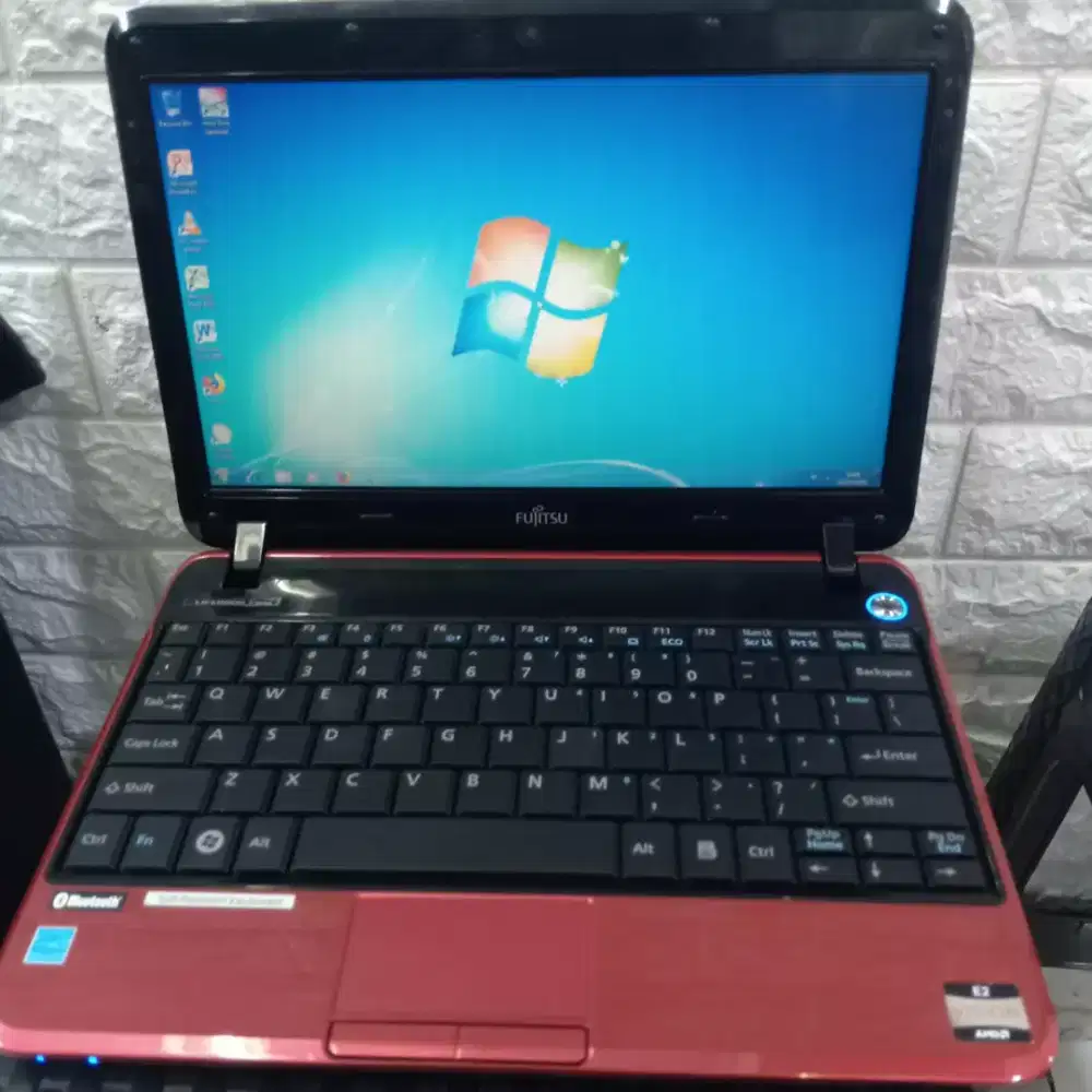 Bu jual Fujitsu PH521 AmdE2-450 4gb / 320gb