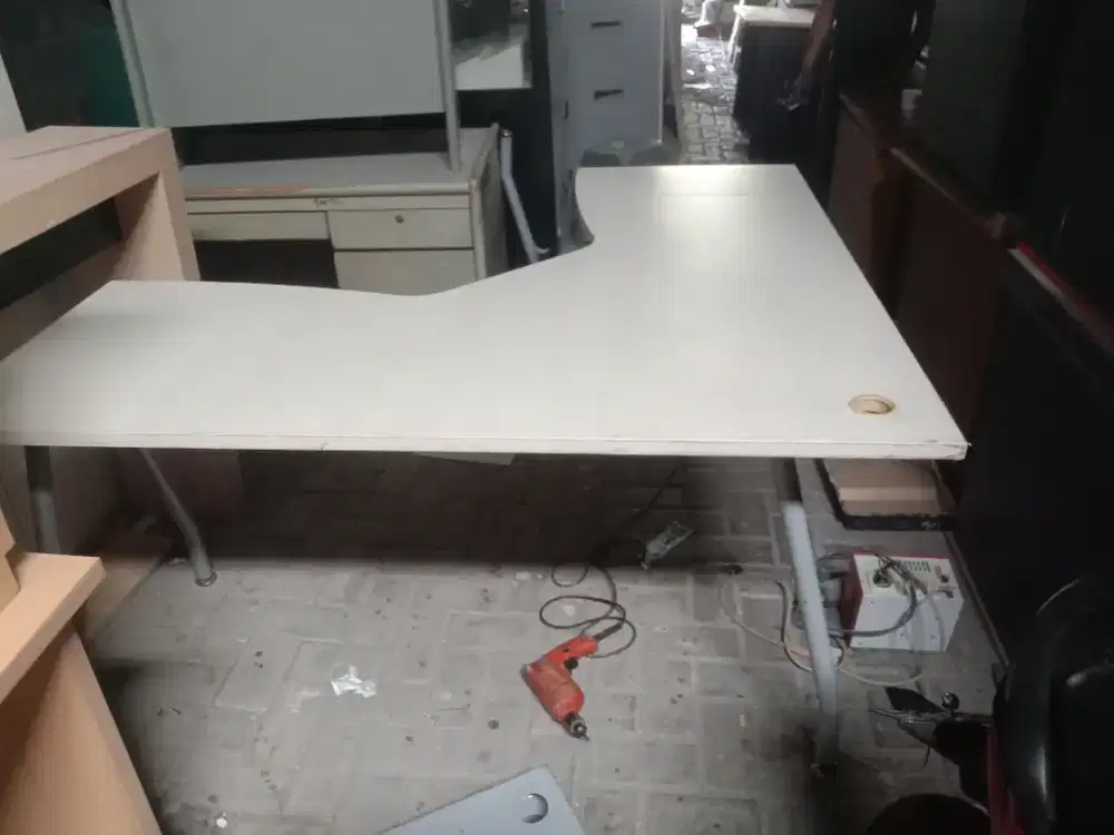Meja kantor,meja L
