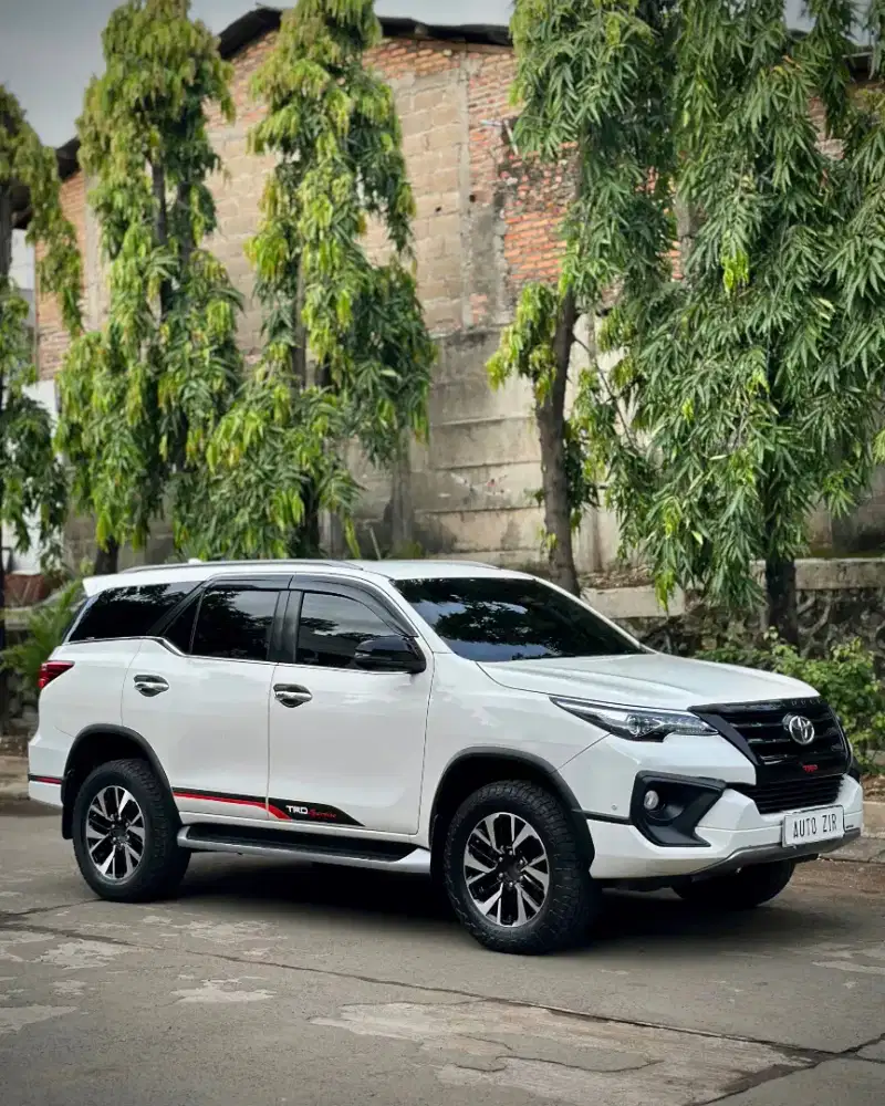 Toyota Fortuner TRD 2.4 2018