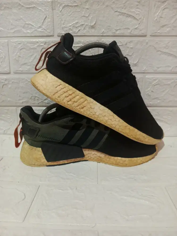Adidas nmd R2 black future Harvest