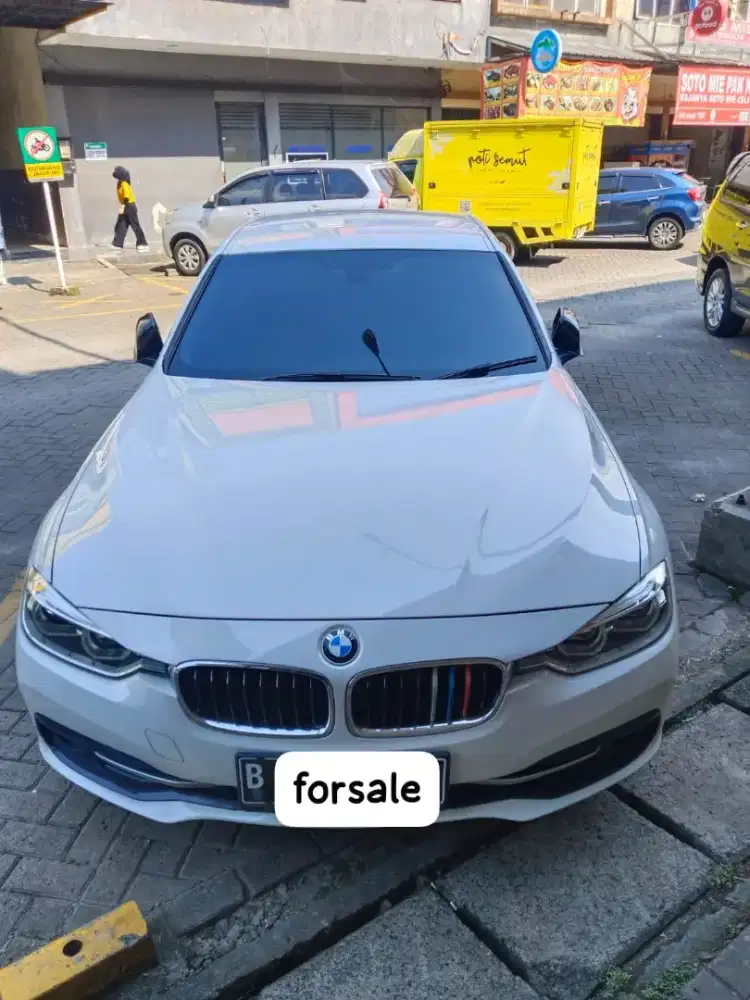 BMW 320i 2016 ( Negotiable )