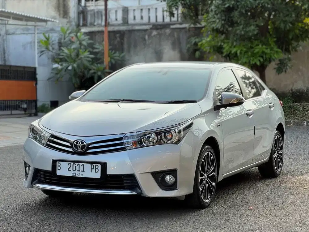 Toyota altis V 2014 AT ( km 99 RB Record )