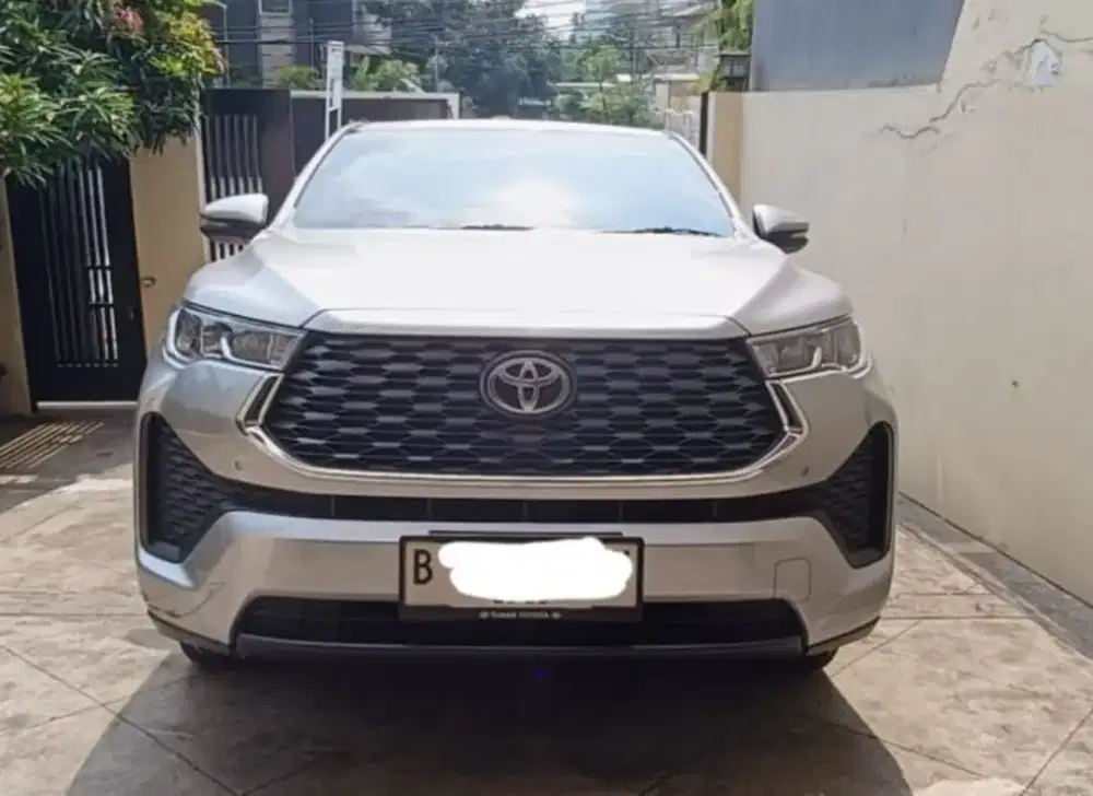 Innova Zenix V 2022