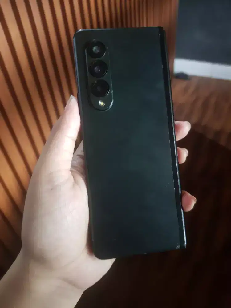 Samsung Galaxy Z Fold 3 5G Fullset SEIN Denpasar