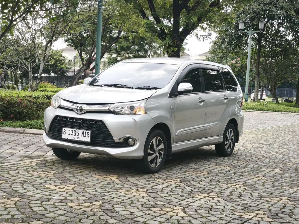 Dp 20 !! Toyota Avanza Veloz At 2015 Bensin