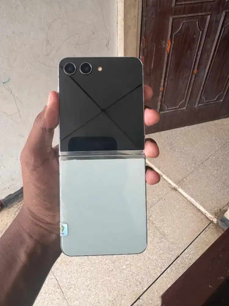 Samsung Z flip 5 8/256