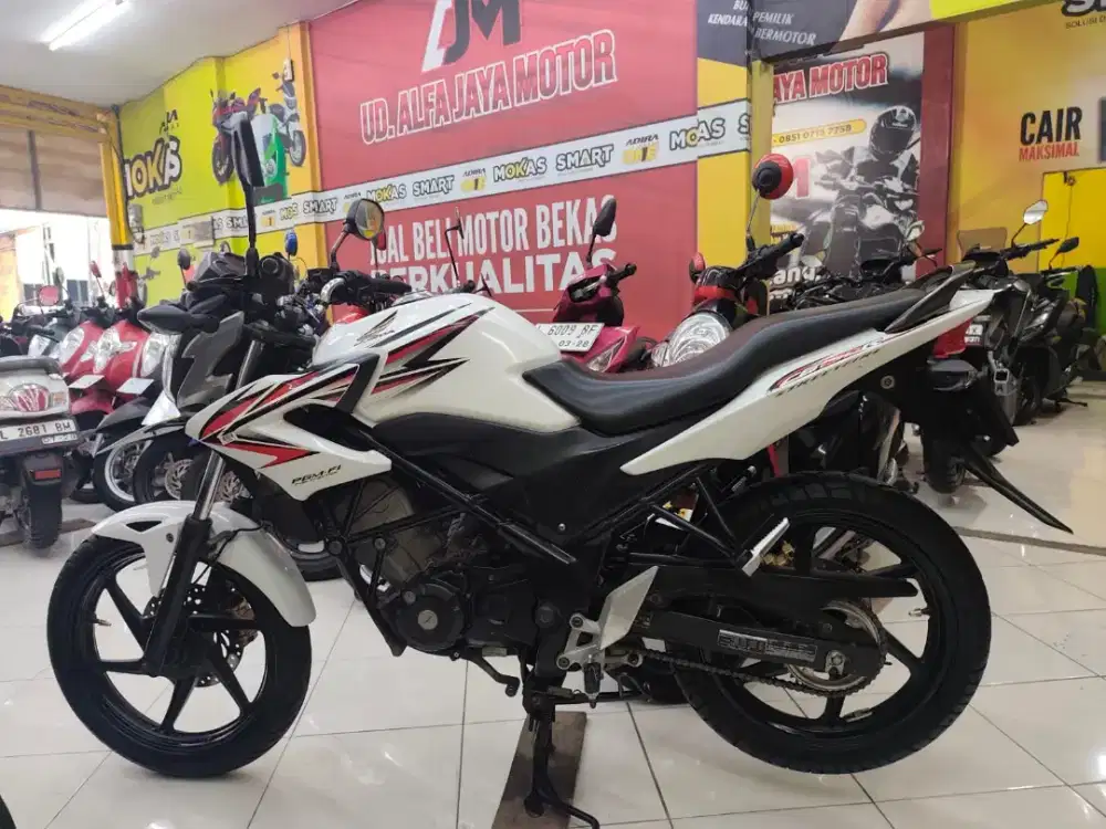Mesin terjamin # Honda cb 150R tahun 2013