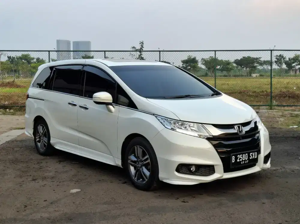 Honda Odyssey 2.4 AT. Prestise. Thn 2017. Putih. Low km. Perfect cond