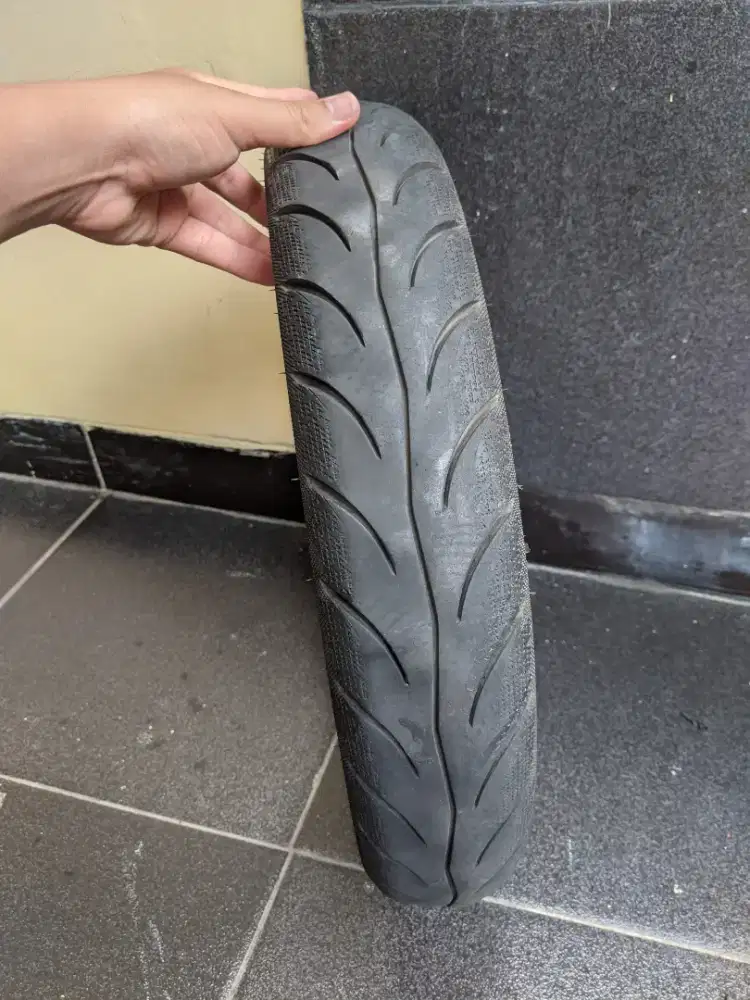 Ban Bekas Maxxis (Depan)