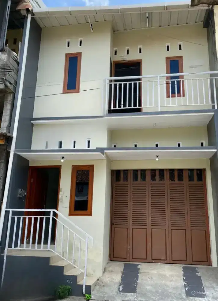 Disewakan rumah 2 lantai