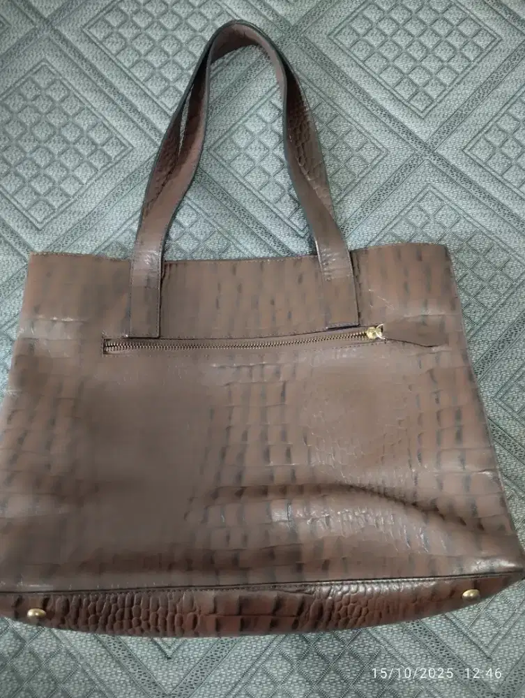 Tas kulit asli brand Chekli_mulus terawat_Bandung