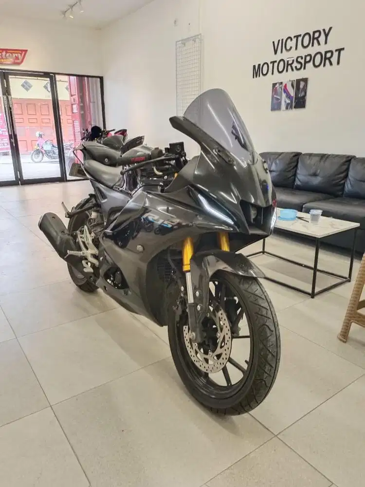 Yamaha YZF R15 V4 2023 warna Hitam R15V4 Black Gloss New Baru R 15 155