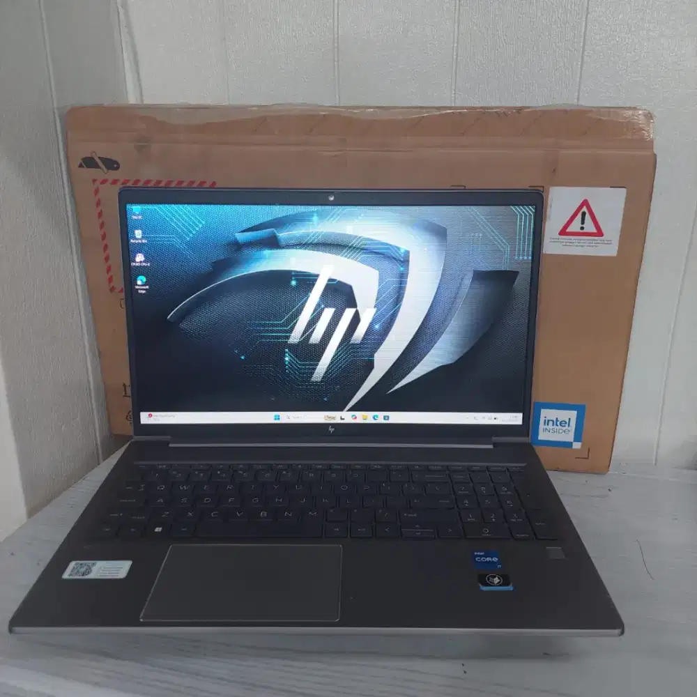 Zbook power G8 core i7 gen 11 Ram 32 gb ssd 1 tb