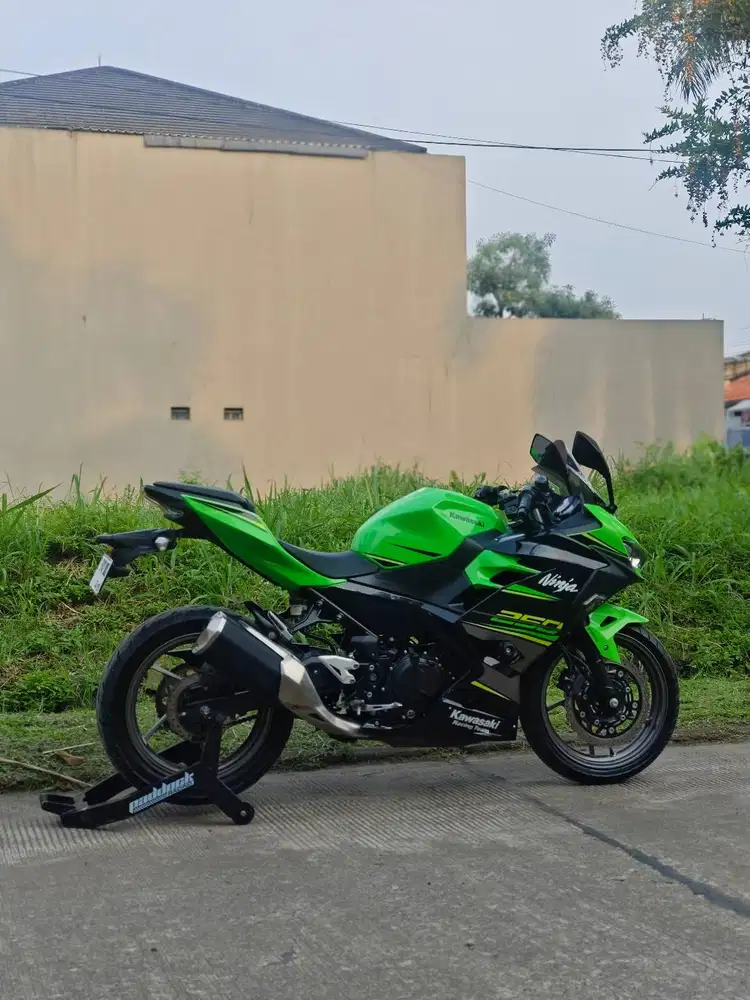 KM LOW! KAWASAKI NEW NINJA 250 FI KRT ABS KEYLESS 2019 PAJAK ON MULUS