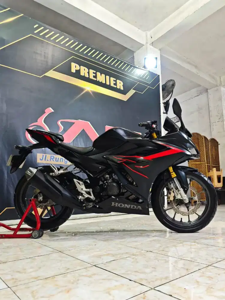 DP 2jt an Honda New CBR150R FI USD TH 2022 super