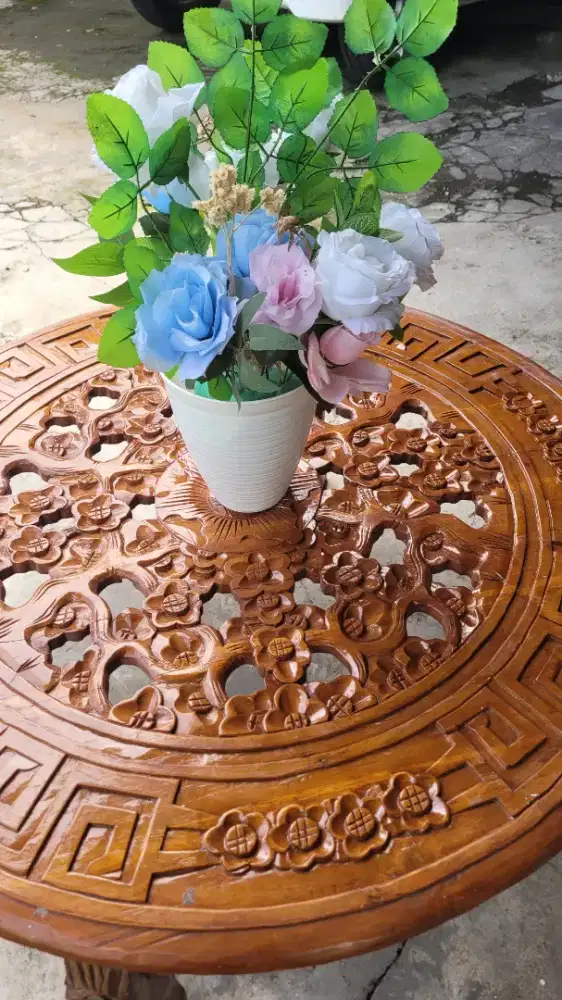 Meja oshin ukir jepara