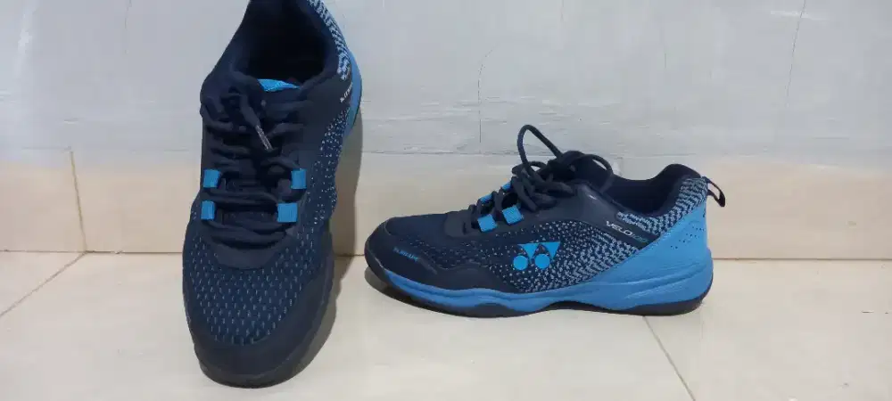 Sepatu badminton yonex velo 100 original 100% uk 42