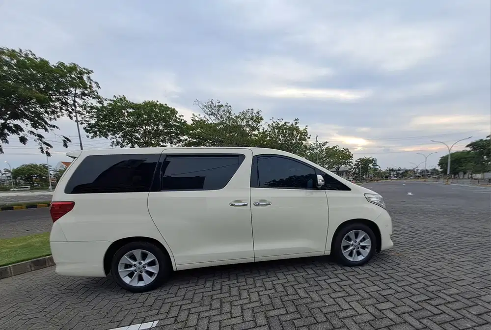 Toyota Alphard 2010 Bensin