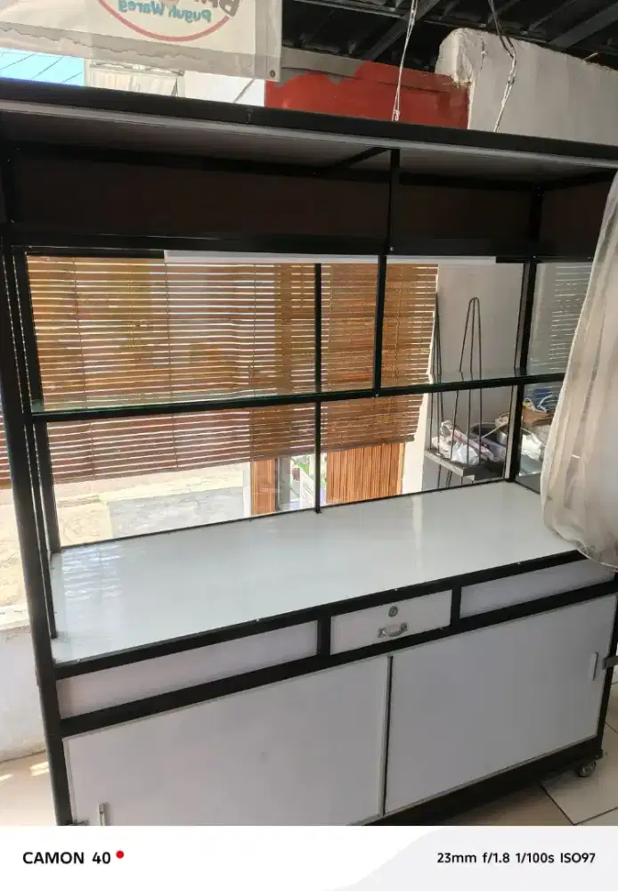 roda etalase makanan