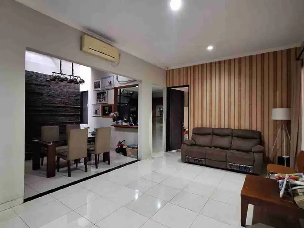Rumah Depan Taman Siap Huni area Strategis Bintaro Jaya