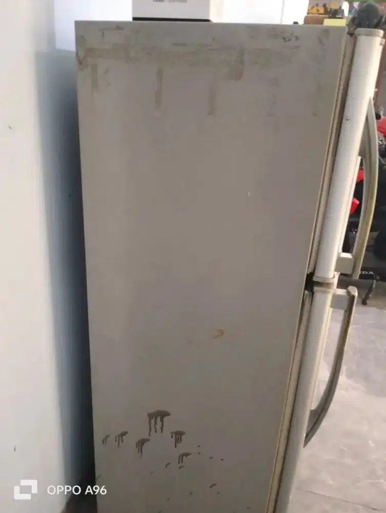 Dijual kulkas Sharp 2 pintu