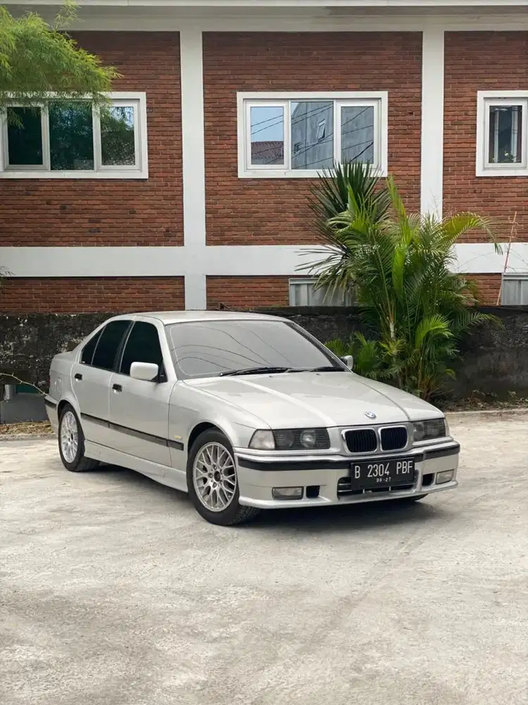 BMW E36 323i FACELIFT 1997 AT