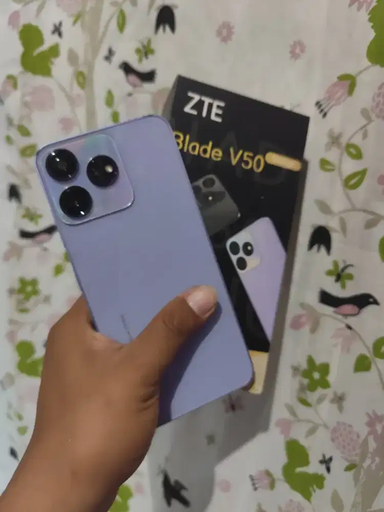 ZTE Blade V50 8/128 orisinil segel dijamin ORI bukan refurbish