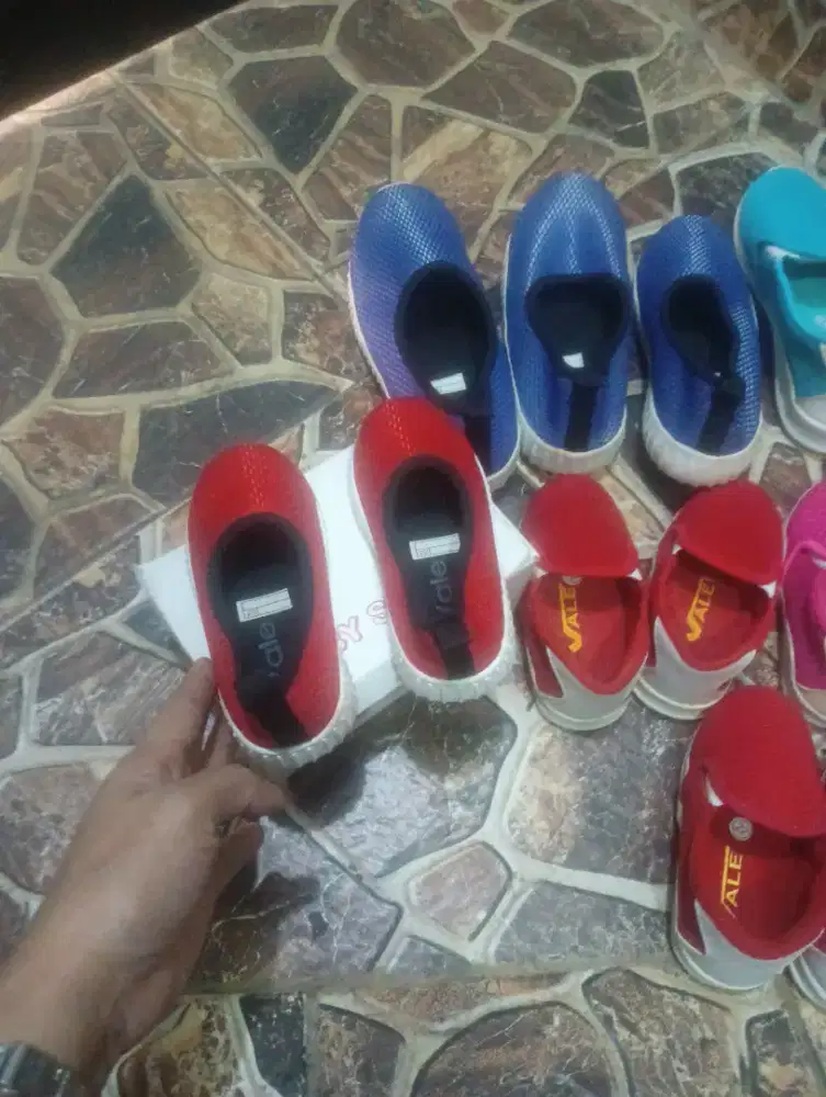 Jual sepatu anak tutup Toko jual murah harus ambil semua nya
