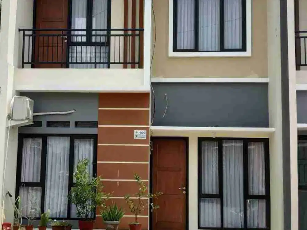 Rumah Keren Pinggir Jalan Raya, 2 Lantai Siap Huni dekat Tol JORR Depok