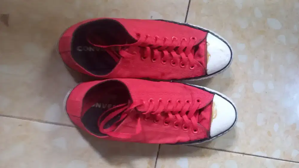 Sepatu Converse Original merah