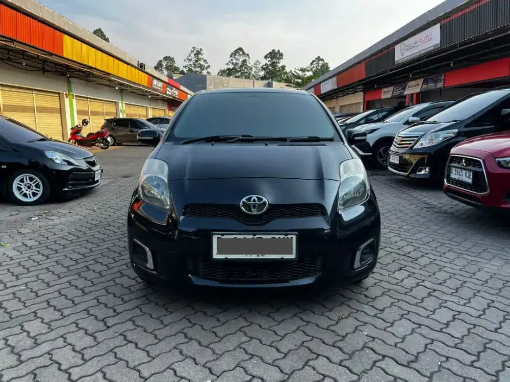 TOYOTA YARIS J AT 2013 FACELIFT MATA KUCING RARE !!
