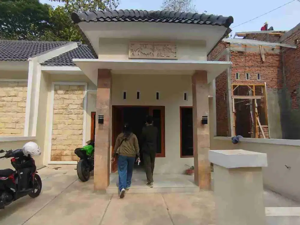 rumah siap huni dalam cluster di barat pasar godean
