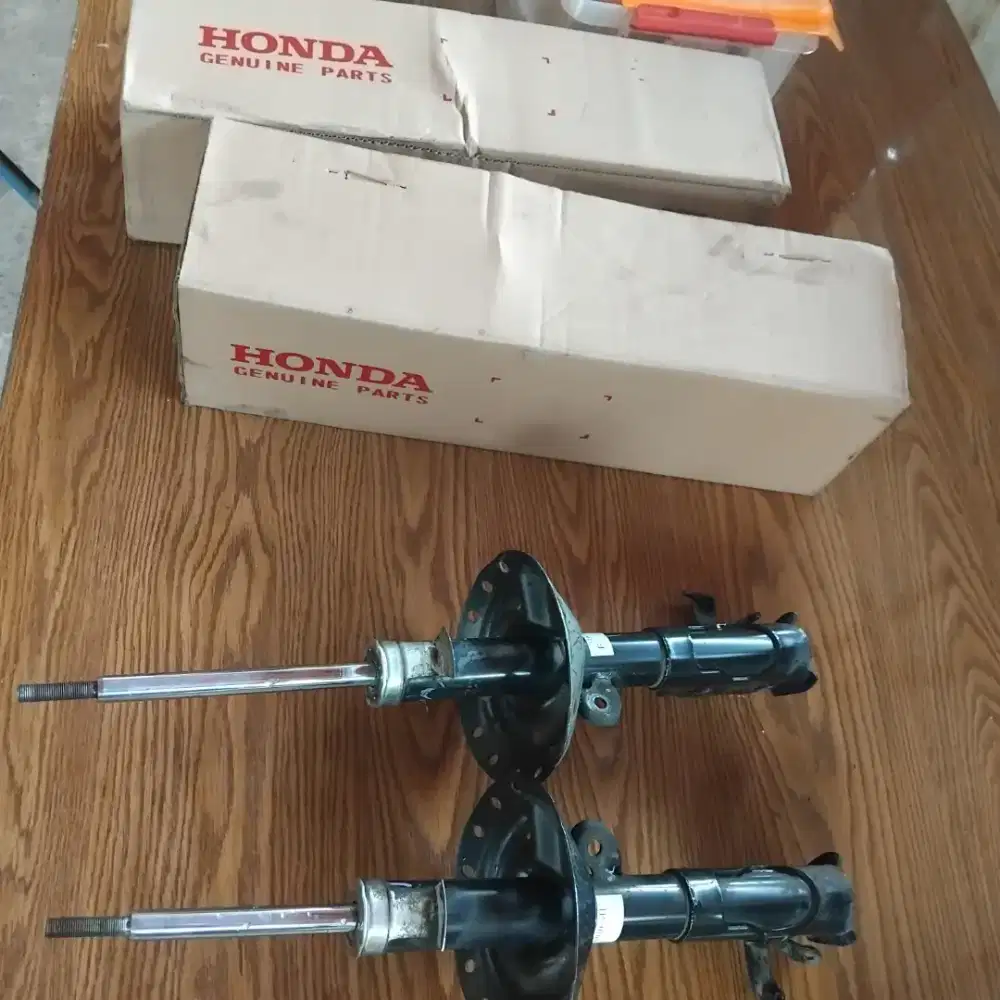 Shock depan Honda Mobilio