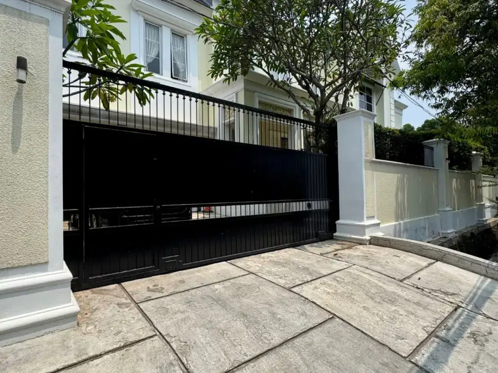 Rumah second design classic di Cipete Jakarta Selatan
