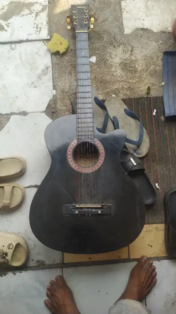 Gitar yamaha G 225