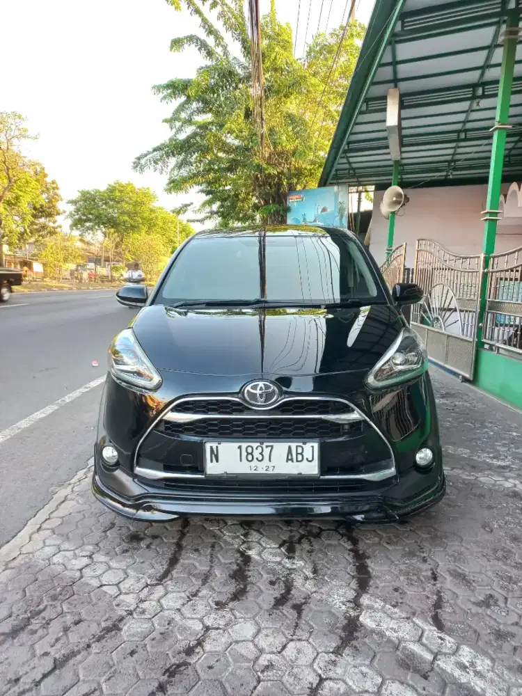 Toyota Sienta 1.5 Q CVT Bensin 2017