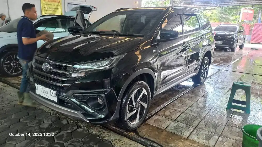 Dijual cepat saja Toyota Rush GR 2023 AT km 32 rb seperti baru