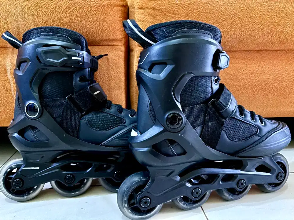 SEPATU RODA OXELO (DECATHLON) SIZE 39