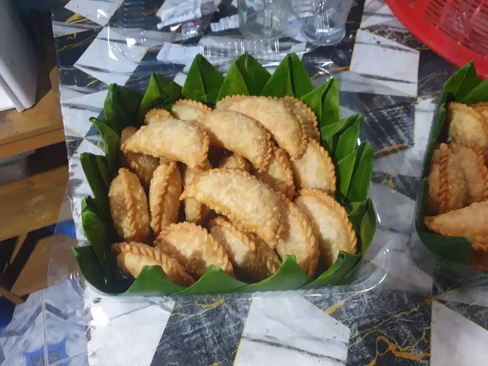 Jualan kue khas bugis