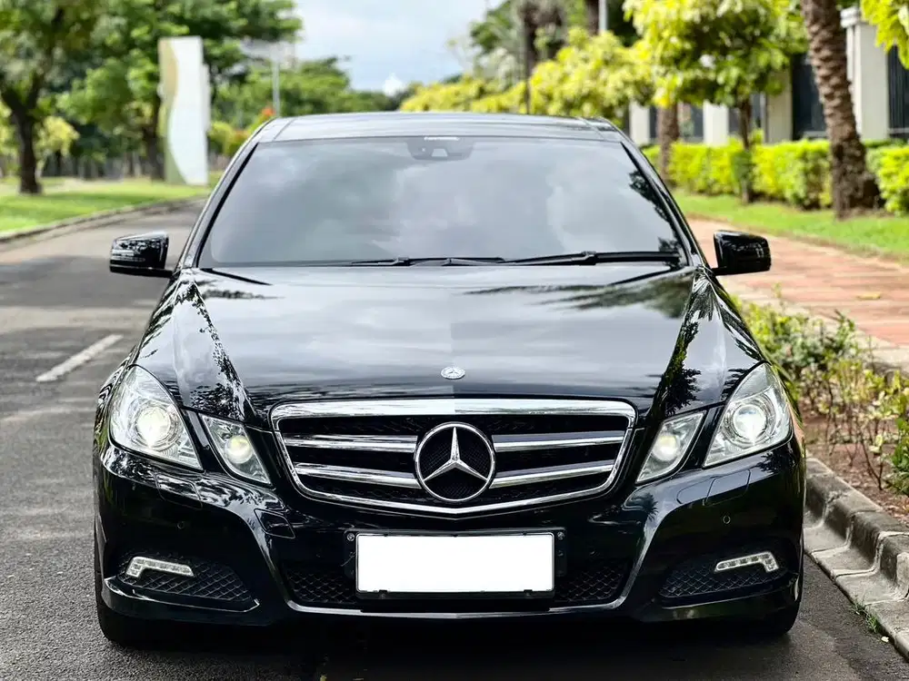 [LOW KM] MERCEDES BENZ E300 3.0 V6 Avantgarde 2009/2010