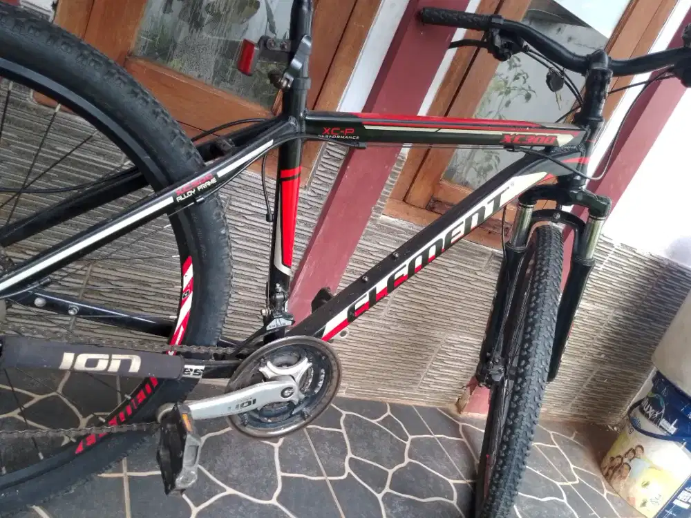 Sepeda elemen rc300 tipe MTB