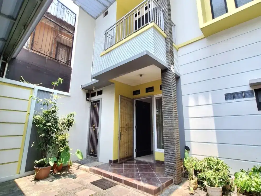 Rumah 2 Lantai Siap Huni Dekat Pejaten Village Harga Murah