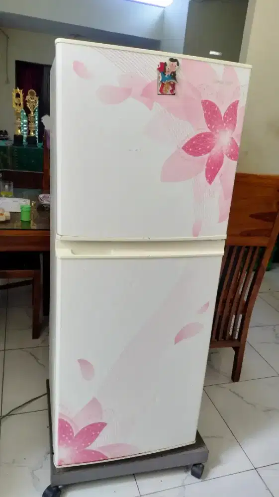 Dijual kulkas Sharp 2 pintu